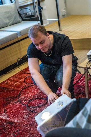 Tommi esittelemässä IoT-projektiaan