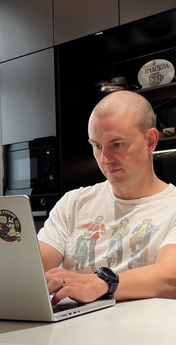 Joonas ja Claude työn touhussa